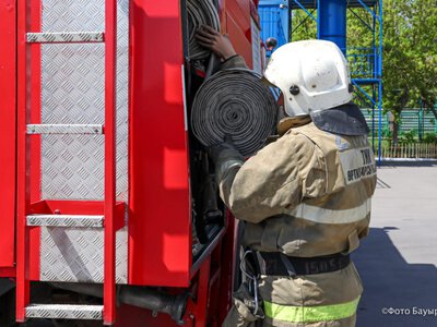  Из горящей высотки в Алматы вывели больше сотни человек 