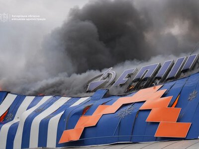Россия снова ударила по «Эпицентру» в Запорожье: пострадали четыре человека (фото)