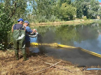 Очистка водоемов после обстрела: количество нефтепродуктов на Кирилловском озере сократилось в 33 раза