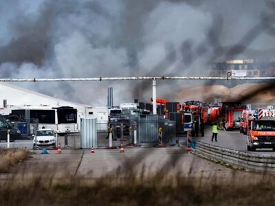  В Берлине пожар в центре для беженцев привел к эвакуации сотен человек 