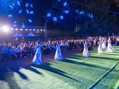 В областном центре ВКО прошел вечер «Оперетта под открытым небом»