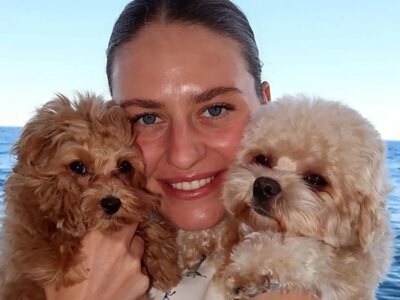 Милота! Марта Костюк очаровала соцсети забавными фото своих любимых собак