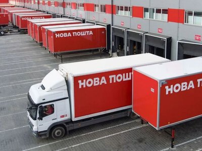 Новая почта изменит принцип хранения посылок после уничтожения склада в Киевской области