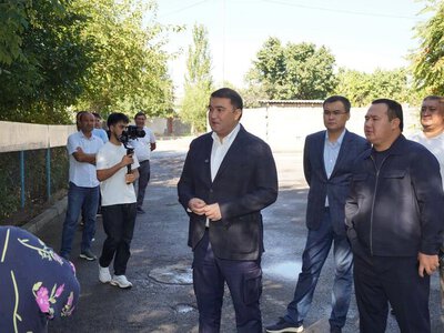 В ТУРКЕСТАНЕ МНОГОКВАРТИРНЫЕ ДОМА В ОДНОМ ЖИЛОМ МАССИВЕ ПРЕОБРАЗИЛИСЬ В РАМКАХ ПРОГРАММЫ «ТАЗА ҚАЗАҚСТАН»