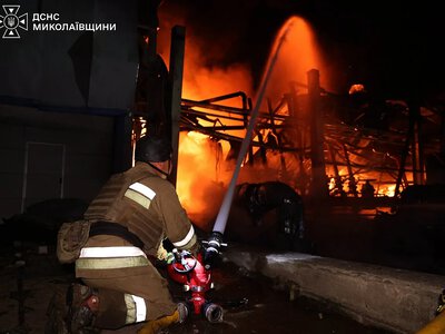 Атаки дронов по Николаевской области: повреждены дома, склад, авто, есть пострадавший