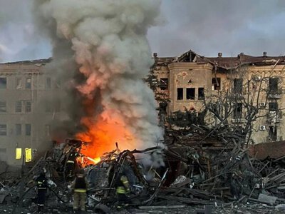 Россияне сбросили ФАБ-500 на многоэтажное здание в центре Славянска: есть пострадавшие