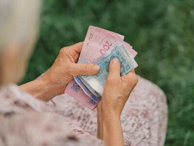 Пенсия может увеличиться на 570 или более 1000 гривен: кому предусмотрены доплаты?