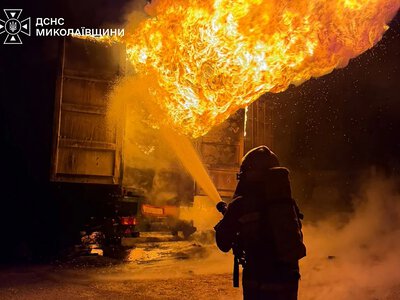 Спасатели показали фото последствий вражеской атаки на Николаевщину