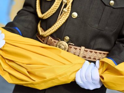 Во Львове рядом с Государственным флагом Украины подняли Флаг Надежды