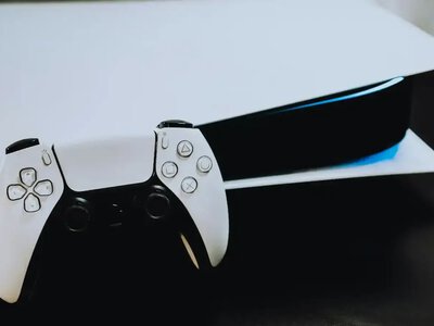 Слухи о новой Xbox и протесты геймеров заставляют изменить планы по цифровизации PlayStation