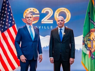 Бессент обсудил мирный план Трампа с министром финансов рф — СМИ