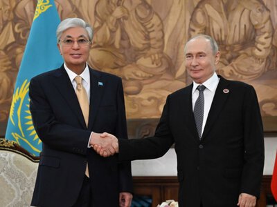  Глава государства провел встречу с Президентом России 