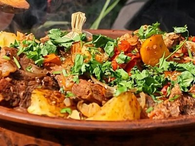 Чанахі з м'ясом та овочами у глечику: страва для неквапливої святкової вечері