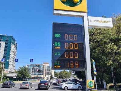 Вопреки обещаниям Аксенова, на заправках в Крыму исчез бензин