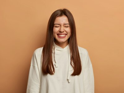 Белые зубы без отбеливания: простые домашние лайфхаки