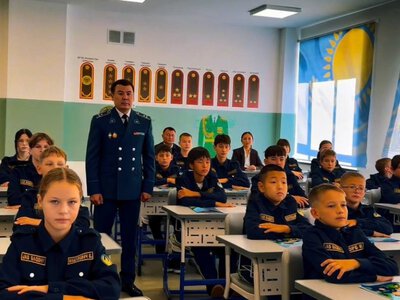  В новом учебном году в области Абай за парты сели более 100 тысяч школьников 