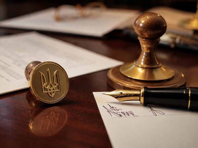 День нотариуса 2026: красивые поздравления, открытки и пожелания своими словами