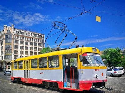 В Одессе после ночного обстрела восстанавливают движение трамваев и троллейбусов (список маршрутов)