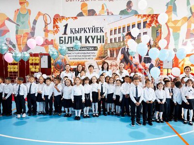 Жұлдыз Сүлейменова посетила торжественную линейку в IT-школе села Караоткель