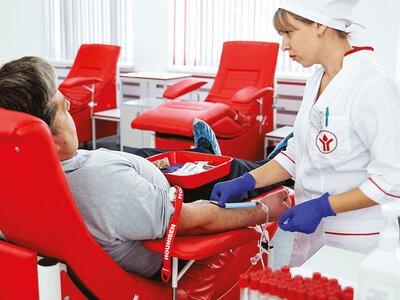 Одна донация - до трех спасенных жизней: где в Киеве сдать кровь
