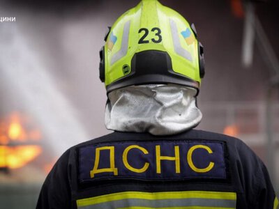 Реактивный дрон попал в шестиэтажное здание в Киеве: в столице семеро пострадавших