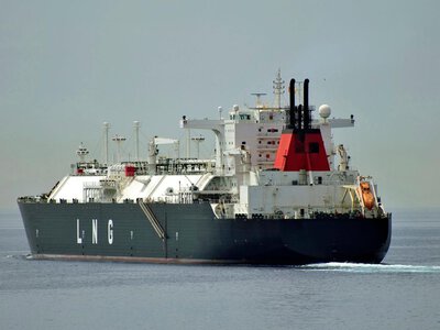Москва нашла лазейку для газа, попавшего под санкции: теневой флот России резко вырос