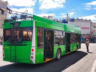Транспорт во время воздушной тревоги будет работать по новым правилам: что ждет пассажиров