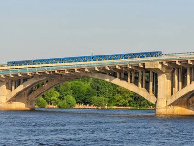 В Киеве запускают новый автобус по схеме метро: как добраться на другой берег во время воздушных тревог