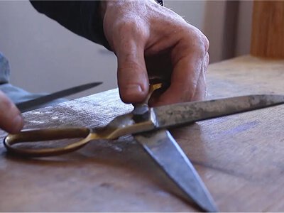 Будут резать все: как правильно наточить ножницы дома и почему «наждачка» — не вариант