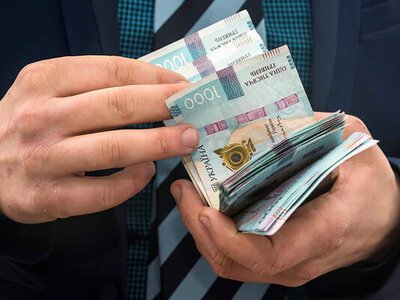Средняя зарплата в Украине снизилась: что изменилось на Одесщине
