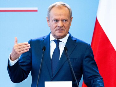 Поджог и саботаж: Туск заявил об умышленном пожаре на заводе по производству дронов в Польше