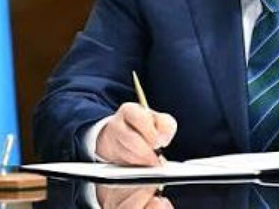  Токаев переназначил глав Минздрава и Минводы 