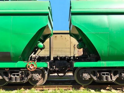 Укрзализныця перевезла почти 1,3 млн тонн зерна в августе: на сколько упали объемы