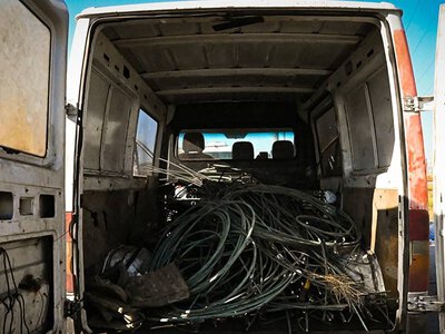 У Запоріжжі затримали крадіїв елементів контактної мережі залізниці