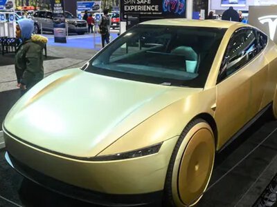 Без руля и педалей: Tesla вывела на улицы первые роботакси Cybercab