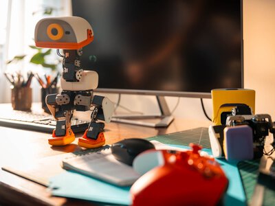 Hugging Face почала продавати відкритого робота-качку Microduck за $399