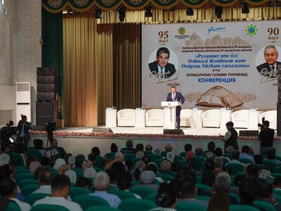 ТУРКЕСТАН: В ОТРАРЕ ПОЧТИЛИ ДУХОВНОЕ НАСЛЕДИЕ ОЗБЕКАЛИ ЖАНИБЕКОВА И ОМИРЗАКА АЙТБАЕВА