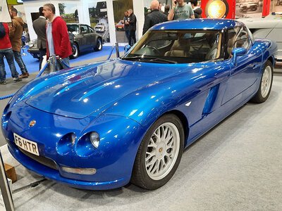 Bristol повернув легендарний Fighter із V10: добудують лише п’ять надзвичайно рідкісних суперкарів