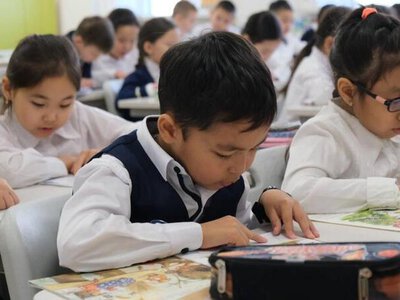 В столичных школах стартовал проект «8 минут чтения художественной литературы»