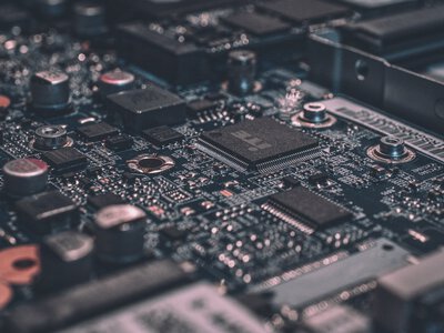 Ентузіаст перетворив пам’ять 1950-х на USB-накопичувач і переніс ним файл між двома ПК