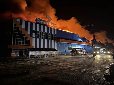 Шесть попаданий за сутки: в «Эпицентре» рассказали, как сотрудники спасали ТЦ в Николаеве