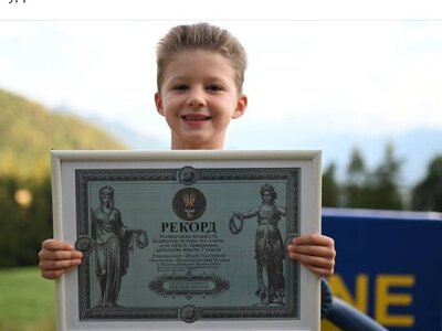 1000 вправ на прес і 100 хвилин планки: юний українець встановив одразу п’ять національних рекордів