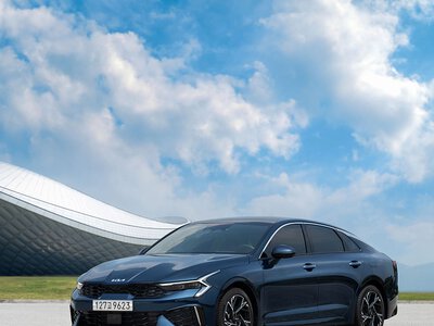 Kia K5 залишиться на ринку ще на кілька років: седану готують великий рестайлінг і новий гібрид