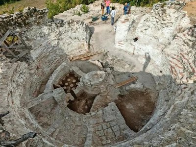 Археологи раскопали в Сербии уникальную 1700-летнюю баню римского императора