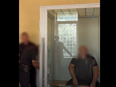В Карпатах местный житель напал на туристов с камнями палкой