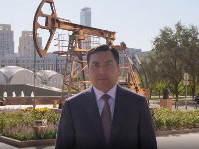 Поздравление министра энергетики Ерлана Аккенженова с Днем работников нефтегазовой отрасли