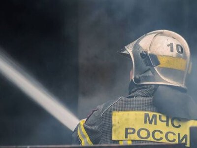 В Мариуполе ночью загорелся торговый центр: после атаки дронов вспыхнула «Галактика»