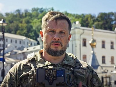 “Це тилова зона”: Білецький біля лаври спростував заяву путіна про взяття Святогірська