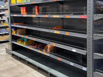 Скупают ящиками: спрос на крупы в Украине вырос в 2,2 раза, а на консервы — в 1,7 раза
