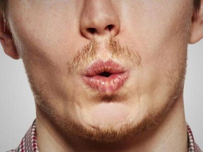 Действительно ли можно свистеть в доме: священник ПЦУ дал неожиданный ответ